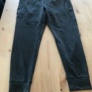 Rhône Men’s jogger pants size Large